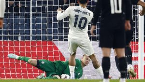 Nottingham Forest kembali gagal mencetak gol, namun sukses menjaga clean sheet saat ditahan imbang 0-0 oleh Sturm Graz pada Matchday 4 Liga Eropa 2025/26. Morgan Gibbs-White gagal mengeksekusi penalti, sementara pasukan Sean Dyche kini mengoleksi lima poin dan masih berada di jalur untuk lolos dari fase liga.